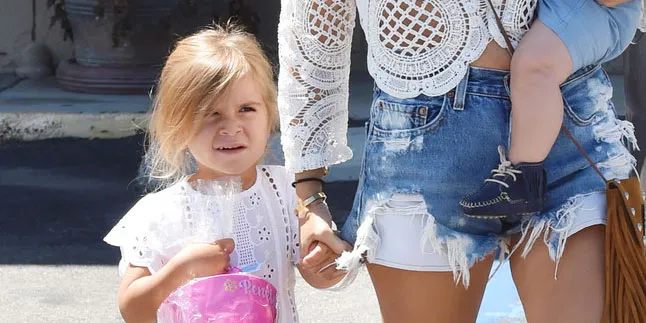 [FOTO] Gemas! Saat Anak Kourtney Kardashian Jadi Elsa 'FROZEN'