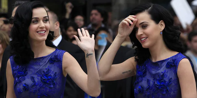 [FOTO] Hadiri Event Fashion, Katy Perry Malah Pakai Sandal Santai