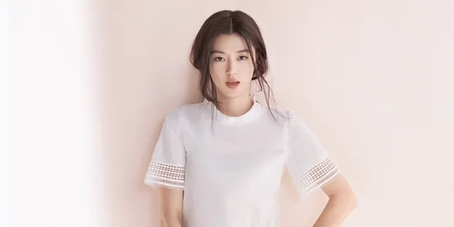 FOTO: Hamil 5 Bulan, Jun Ji Hyun Tertangkap Kamera Sedang Belanja FOTO: Hamil 5 Bulan, Jun Ji Hyun Tertangkap Kamera Sedang Belanja