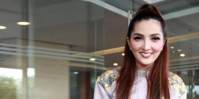 [FOTO] Hamil Anak Kedua, Ashanty Tetap Cantik Pakai High Heels