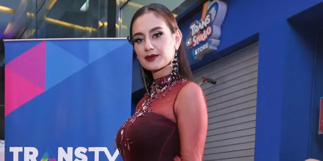 [FOTO] Hamil Anak Kembar, Marissa Nasution Cantik Dengan Outfit Casual