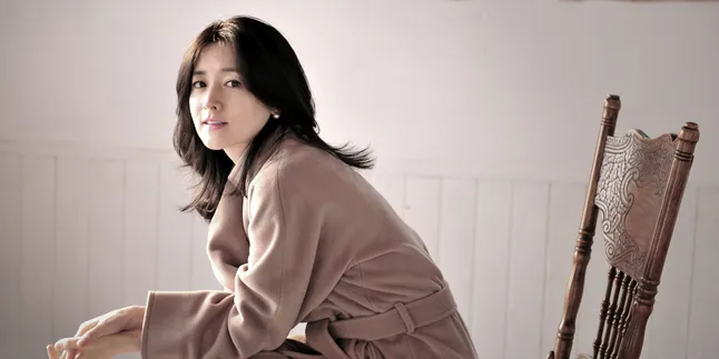 FOTO: Hangat Mesra, 'Jang Geum' Jalan-Jalan Romantis Bareng Anak