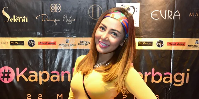 [Foto] Hot Menggoda, Bella Shofie Pamer Punggung Halus Tanpa Cela