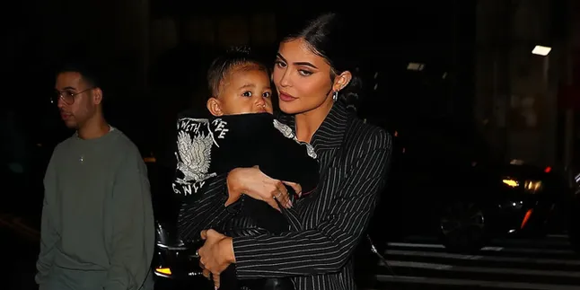 Foto Ini Bukti Stormi Webster Mirip Banget Sama Kylie Jenner Saat Kecil