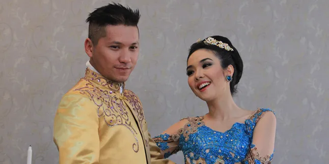 [Foto] Intip Foto Mesra Gading - Gisel di Milan Yuk!