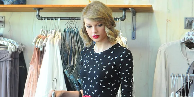 [Foto] Jadi Model Majalah, Taylor Swift Sukses Bikin Pangling
