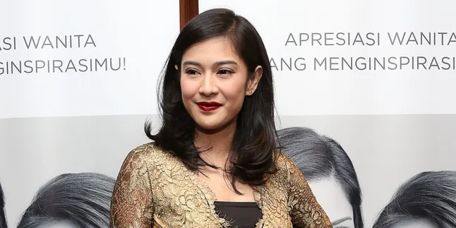 Foto Jadul Dian Sastro dan Tamara Bleszynski Saat Pergi Ke Korea Foto Jadul Dian Sastro dan Tamara Bleszynski Saat Pergi Ke Korea
