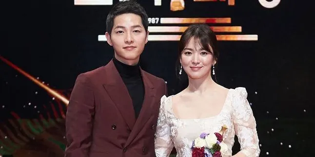 FOTO: Jelang Menikah, Song Joong Ki - Song Hye Kyo Nonton Musical Bareng
