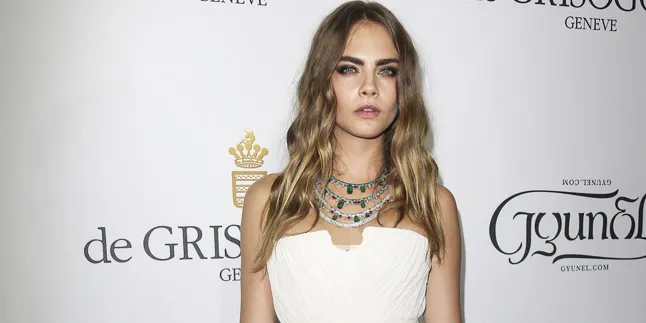 [FOTO] Jika Cara Delevingne Mendadak Jadi Badut, Masih Cantik?