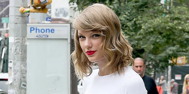 [FOTO] Jika Taylor Swift Lupa Pakai Make-Up dan Lipstik Merah