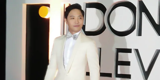 FOTO: Jin Goo Ganteng di Red Carpet Indonesian Television Awards FOTO: Jin Goo Ganteng di Red Carpet Indonesian Television Awards