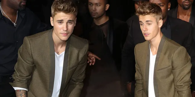 [FOTO] Justin Bieber Habiskan Waktu Bareng Model-Model Seksi
