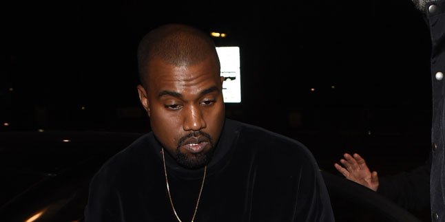 Foto Kanye West Lemas Dikelilingi 9 Wanita Hot Hebohkan Internet