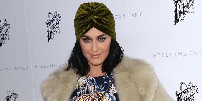 FOTO: Katy Perry Habiskan Weekend Bareng Orlando - Flynn Bloom