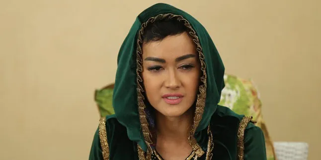 [FOTO] Keluar Kamar Inap, Julia Perez Akan Lakukan Cuci Darah