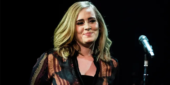 [FOTO] Ketika Adele Muncul Tanpa Makeup, Cantiknya Natural!