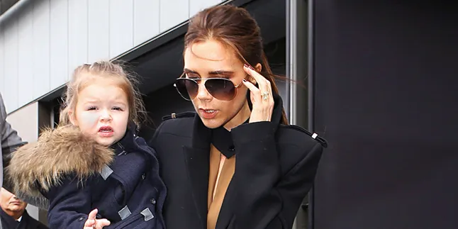 [FOTO] Ketika Harper Beckham Berdandan Ala 'Gadis Desa'