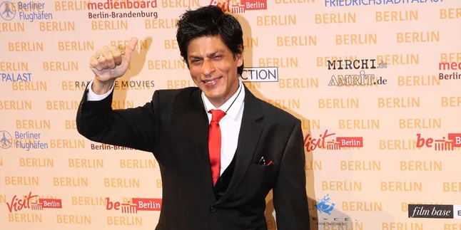 [FOTO] Ketika Shahrukh Khan - Alia Bhatt Joget Malu-Malu Manja