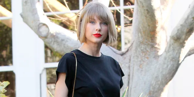 FOTO: Kompak! Saat Taylor Swift Fitness Bareng BFF Karlie Kloss FOTO: Kompak! Saat Taylor Swift Fitness Bareng BFF Karlie Kloss