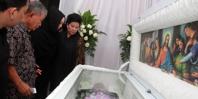 [Foto] Franky Sondakh, Kakak Angie Meninggal Diduga Keracunan