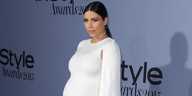 [FOTO] Kostum Halloween Kim Kardashian Ternyata Baju Bekas!