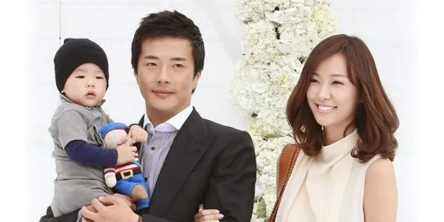 [FOTO] Kwon Sang Woo & Son Tae Young Mesra Rayakan Hari Pasangan