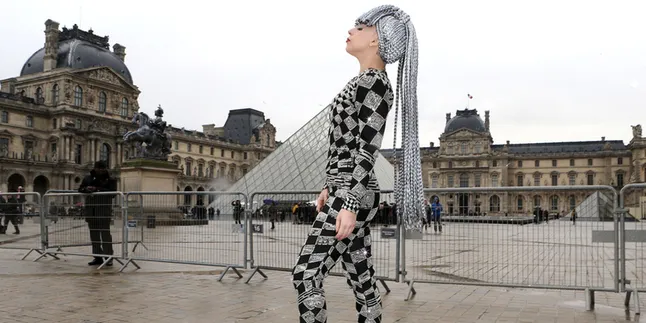 [Foto] Lady Gaga Bocorkan Cuplikan Klip Barunya