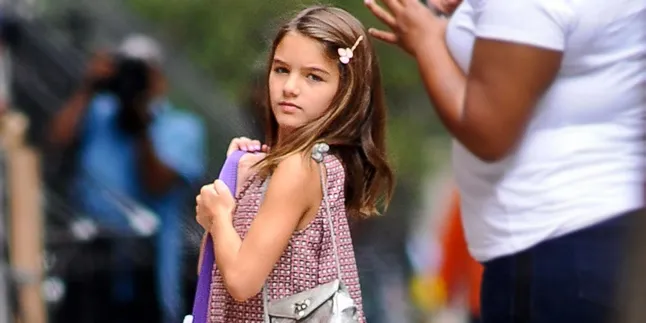 [FOTO] Lama Menghilang, Suri Cruise Kini Secantik Katie Holmes