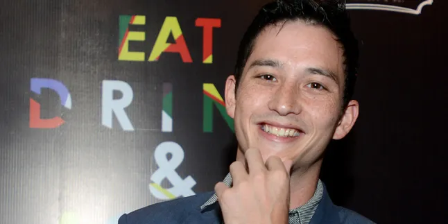 [FOTO] Liburan Bareng di Florida, Inikah Kekasih Baru Mike Lewis?