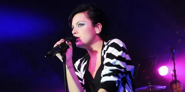 [Foto] Lily Allen Syuting Video Klip 'Air Ballon' di Afsel