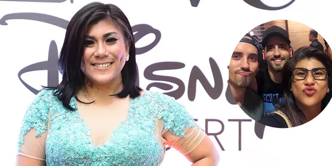 FOTO: Lucky Girl! Regina Ivanova Selfie Bareng The Moffatts