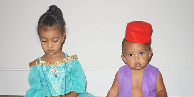 FOTO: Lucunya North & Saint West Saat Kembaran Gaya Rambut