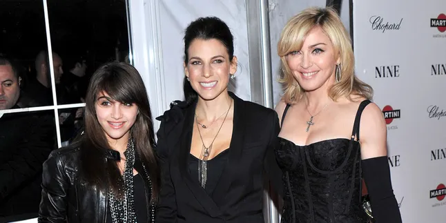 [Foto] Madonna Berduaan Dengan Avicii di Dalam Studio