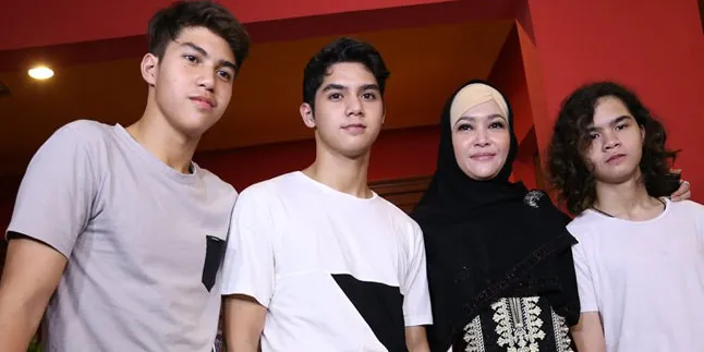 FOTO: Maia Estianty Liburan Bareng Al, El & Dul ke Bali