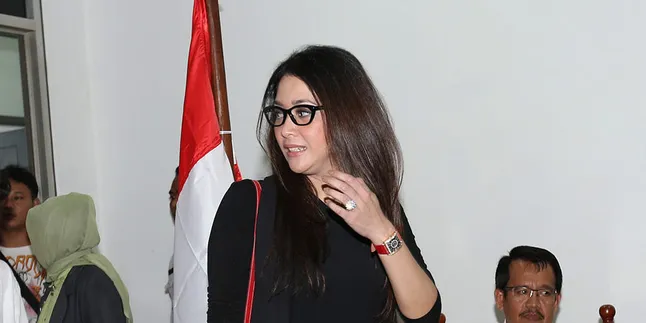 Foto Maia Estianty Saat Masih SMP, Udah Cantik Belum?