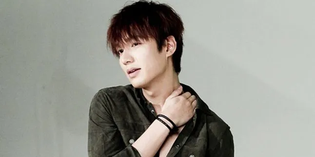 [FOTO] Makin Ganteng, Min Ho Buktikan Jadi 'Pewaris' Dunia Nyata