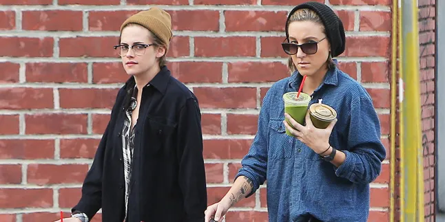 [FOTO] Makin Intim, Alicia Cargile Peluk Mesra Kristen Stewart