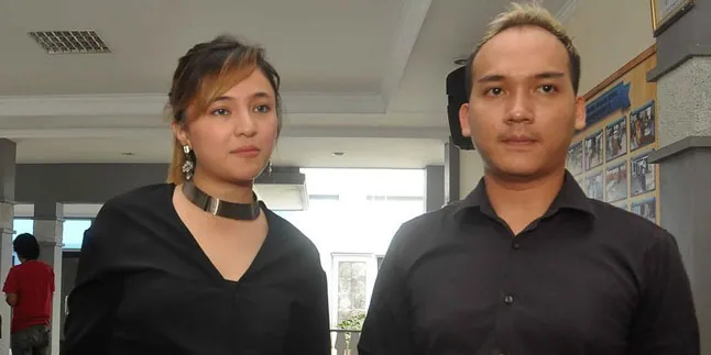[FOTO] Makin Mesra, Egi John - Marshanda Boncengan Keliling Kota