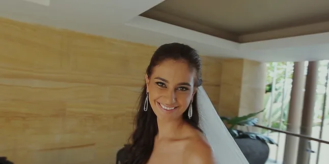 [FOTO] Marissa Nasution Menikah Pakai Gaun Super Indah!