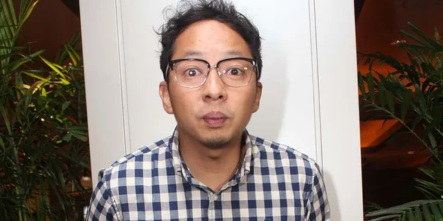 [Foto] Meme Lucu Para Pemain Film 'JOMBLO' Hebohkan Netizen!