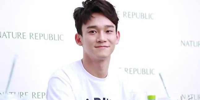Foto Mesra Chen EXO Bareng Seorang Wanita Tersebar di Internet Foto Mesra Chen EXO Bareng Seorang Wanita Tersebar di Internet