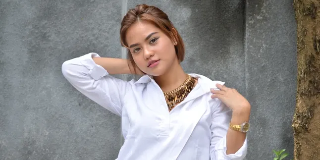 FOTO: Mytha Lestari Ungkap 2 Pria Yang Jadi Muse Dalam Bernyanyi FOTO: Mytha Lestari Ungkap 2 Pria Yang Jadi Muse Dalam Bernyanyi