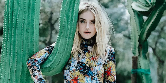 [FOTO] Nekat Pamer Bra, Dakota Fanning Makin Cantik Dewasa