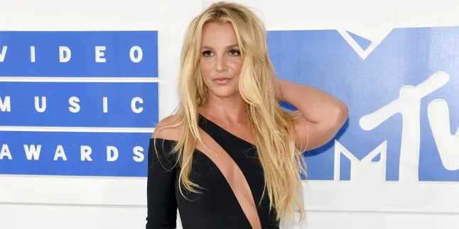 [FOTO] Nggak Cuma Kamu, Britney Spears Juga Bisa Bad Hair Day