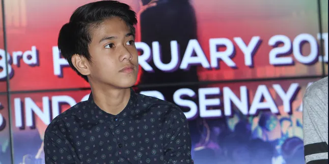 [Foto] Oh No! Iqbal CJR Pasang Muka Jelek, Masih Ganteng?