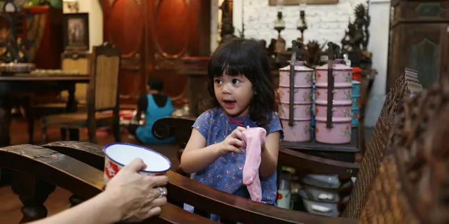 [FOTO] Pakai Kostum Elsa 'FROZEN', Safeea Super Cantik & Imut!