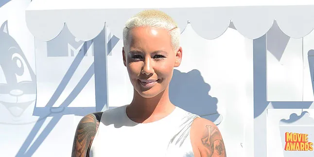 [FOTO] Pakai Outfit Ketat, Amber Rose Tampil Menggugah Gairah