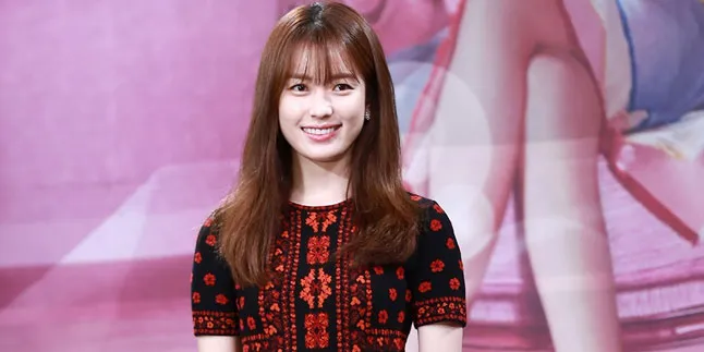 [FOTO] Pakai Seragam SMA, Han Hyo Joo Cantik Imut Banget
