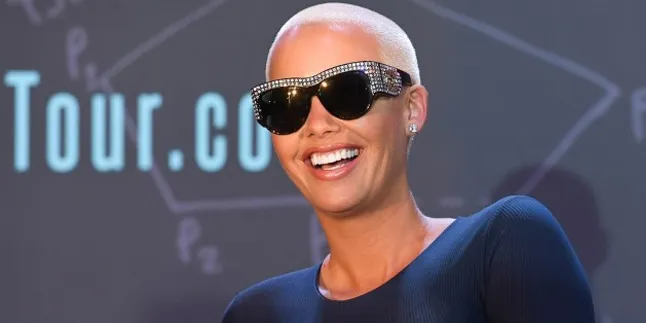 [FOTO] Pakai Wig & Dandan Cantik, Amber Rose Bikin Pangling!