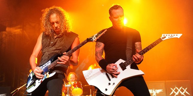 [Foto] Panggung Konser Metallica Sudah Mulai Dibangun